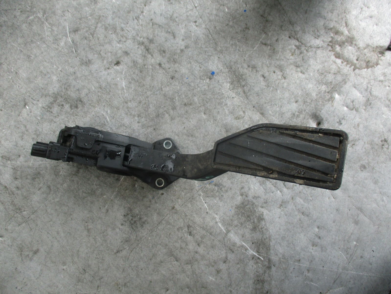 NISSAN PIXO ELECTRIC ACCELERATOR THROTTLE PEDAL 4940068K40