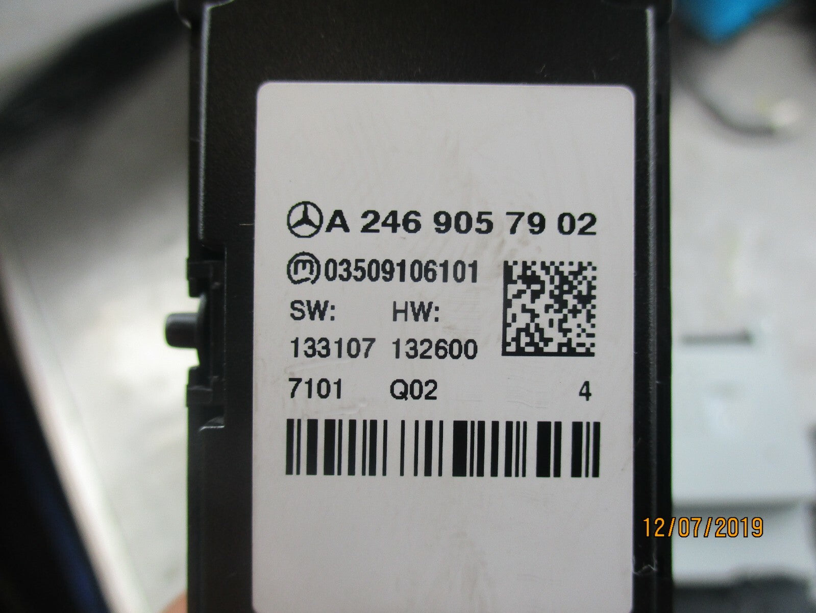 MERCEDES A CLASS W176 A160 CENTRE INFORMATION MONITOR AND RADIO A1669001420