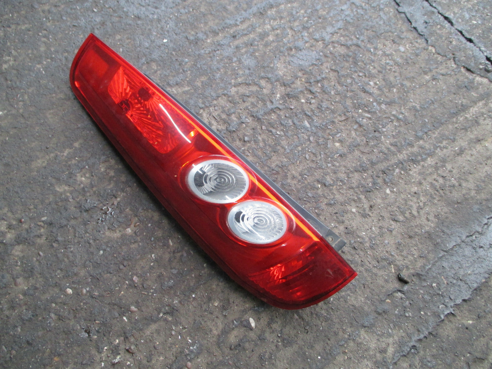 FORD FIESTA MK6 NSR PASSENGER SIDE REAR TAIL LIGHT