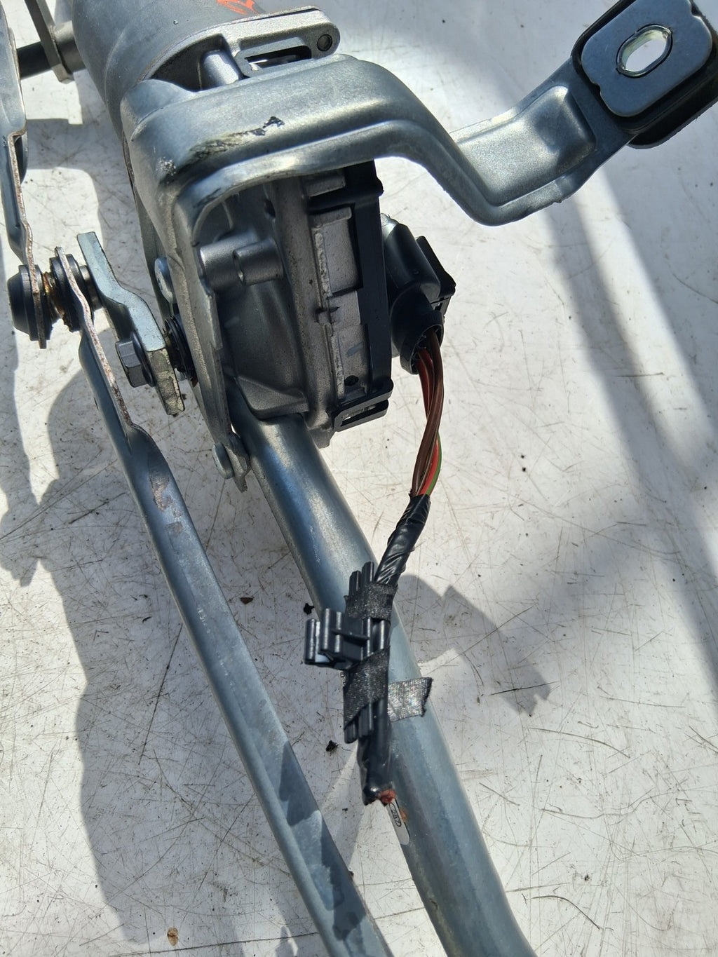 2024 BMW 2 SERIES FRONT WIPER MOTOR MECHANISM AND LINKAGE 3397022050