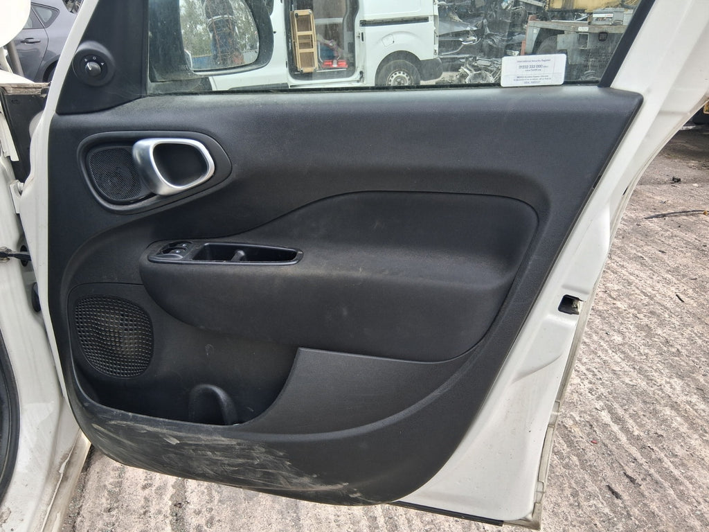 2019 FIAT 500L URBAN HATCH OSF DRIVER SIDE FRONT DOOR CARD PANEL