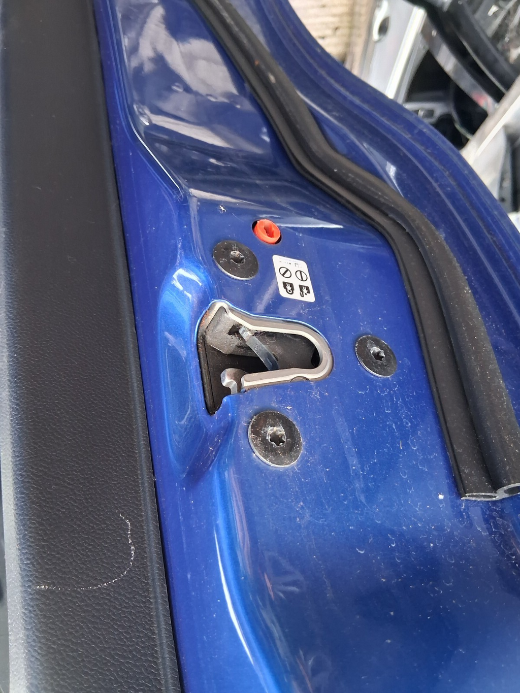 2021 MG 3 MK2 EXCLUSIVE OSR DRIVER SIDE REAR RIGHT DOOR LOCK MECHANISM
