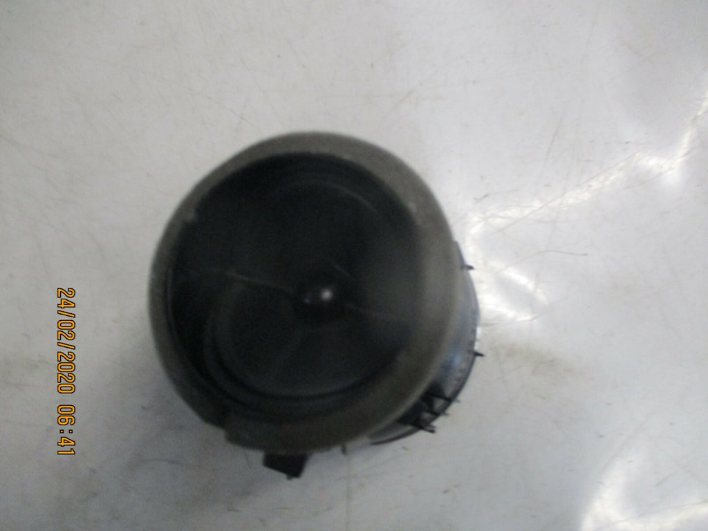 AUDI A1 MK1 8X 2017 INTERIOR AIR BLOWER HEATER ROUND PLASTIC VENT 8X2820951