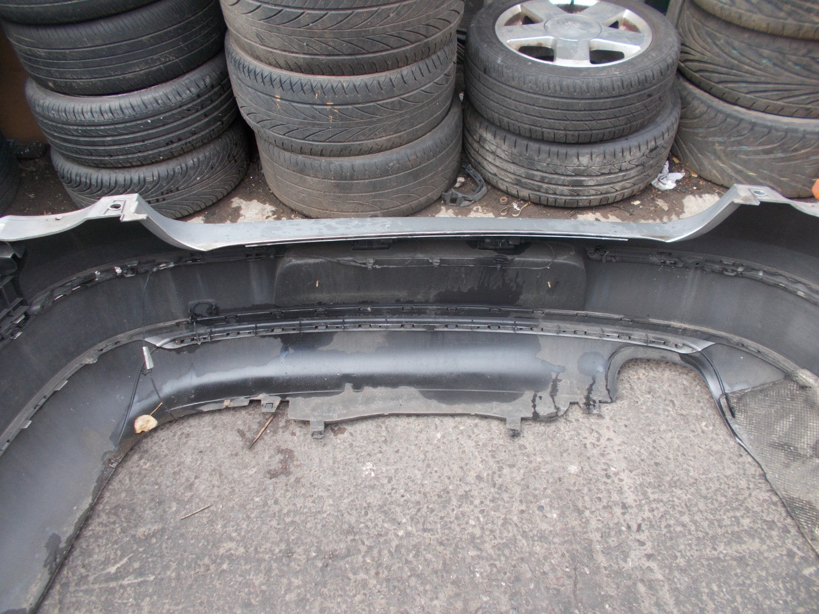 VW VOLKSWAGEN PASSAT B6 REAR BUMPER SILVER