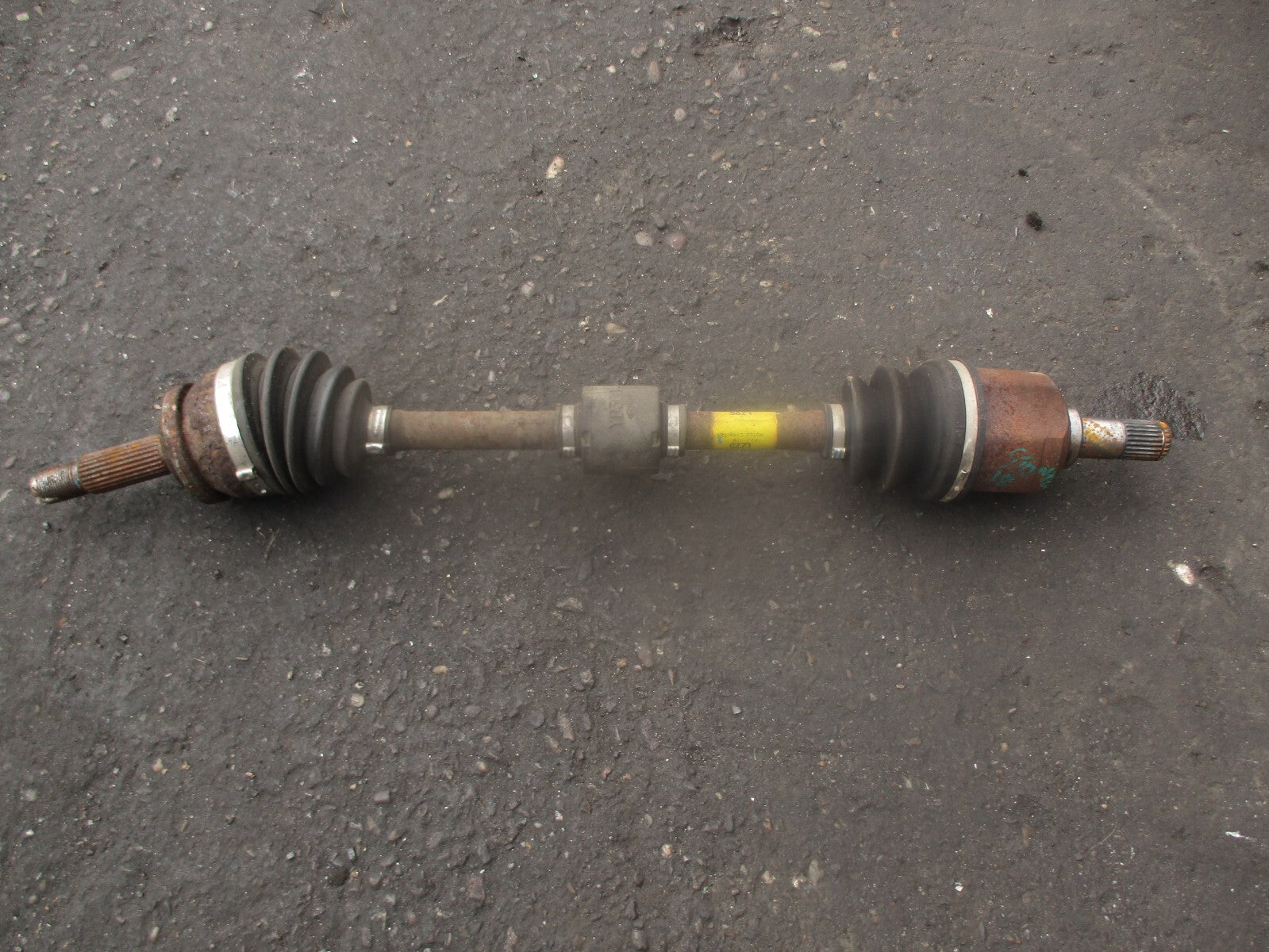 2018 KIA STONIC 1.0 PETROL NSF PASSENGER SIDE FRONT LEFT DRIVESHAFT 49500H8250