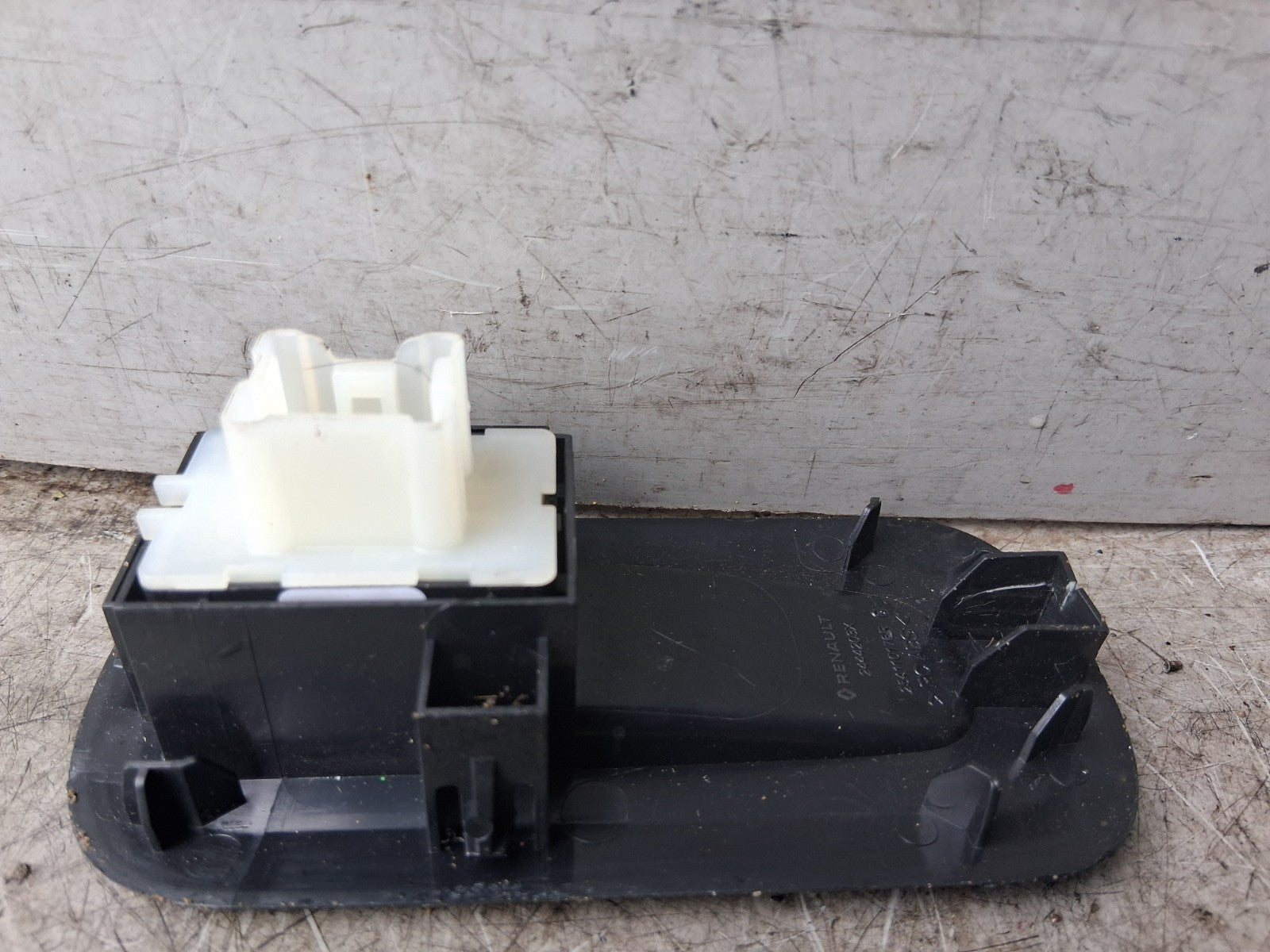 2023 RENAULT MASTER MK3 NSF PASSENGER SIDE FRONT WINDOW CONTROL SWITCH 2444203X