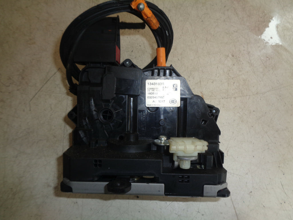 VAUXHALL CORSA E 2018 3 DOOR OS DRIVER SIDE DOOR LOCK MECHANISM 13431836