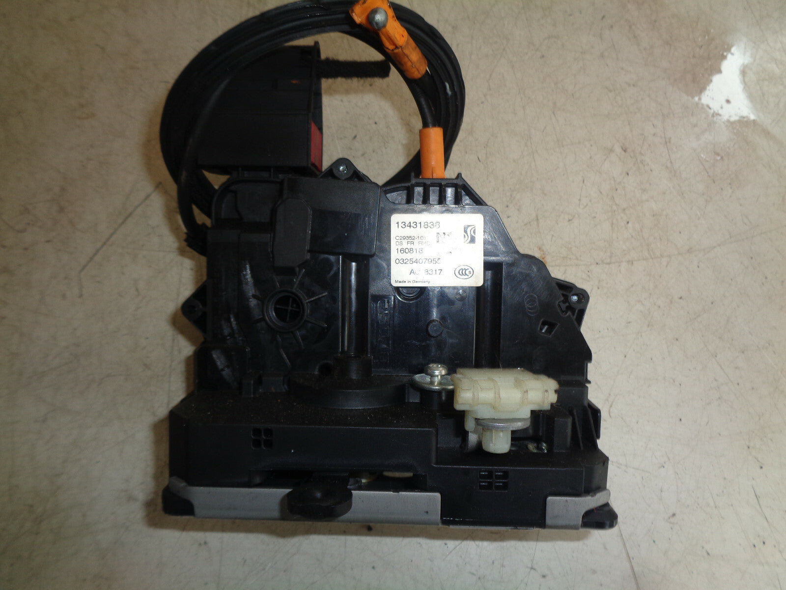 VAUXHALL CORSA E 2018 3 DOOR OS DRIVER SIDE DOOR LOCK MECHANISM 13431836