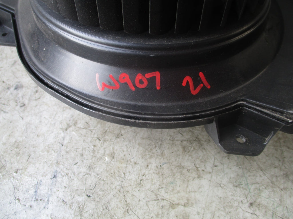 2021 MERCEDES SPRINTER W907 AIR CON HEATER BLOWER MOTOR  A0008308002