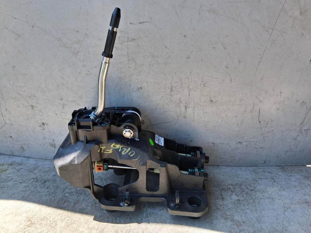 VAUXHALL CORSA F 2021 MANUAL GEAR STICK GEAR SHIFTER GEAR LEVER 9824124780