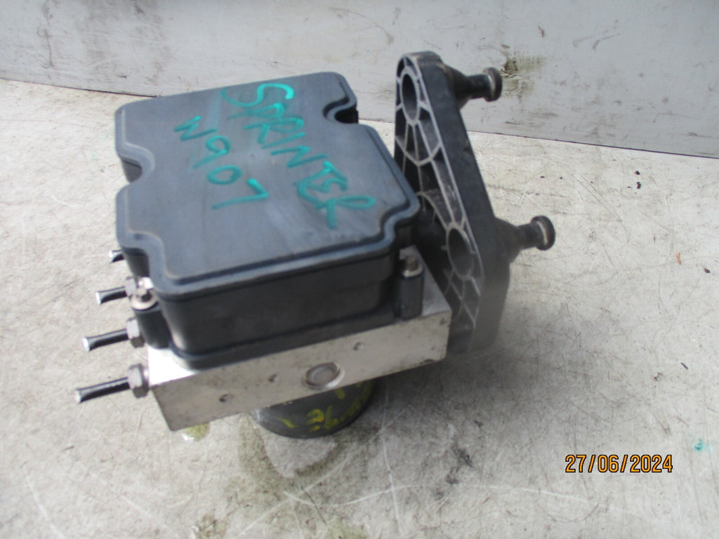 2021 MERCEDES SPRINTER W907 2.1 DIESEL ABS PUMP MODULATOR A9079009305