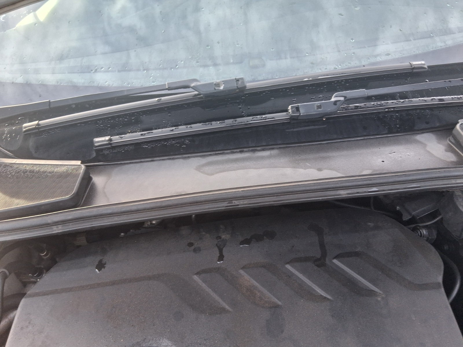 2013 FORD FOCUS MK3 HATCHBACK FRONT WINDSCREEN SCUTTLE PANEL