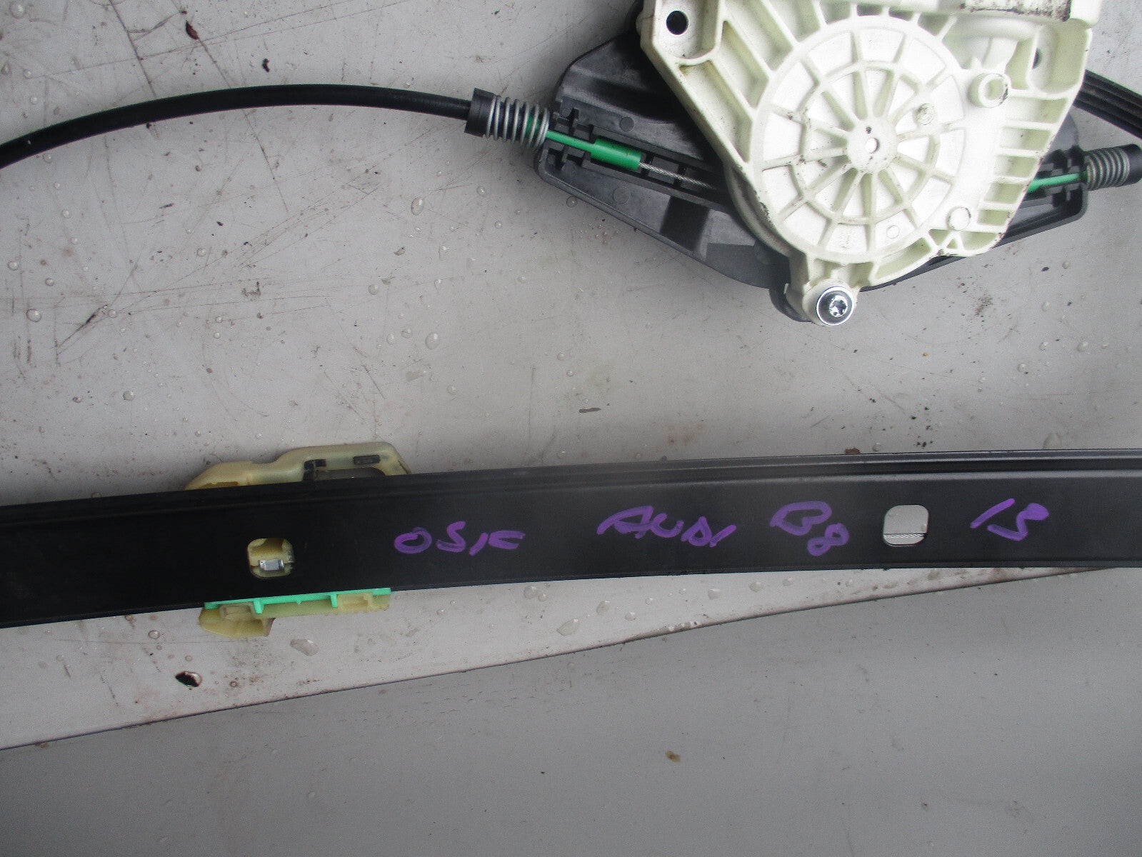 AUDI A4 B8 2013 OSF DRIVER SIDE FRONT WINDOW REGUATOR & MOTOR 8K0959801A