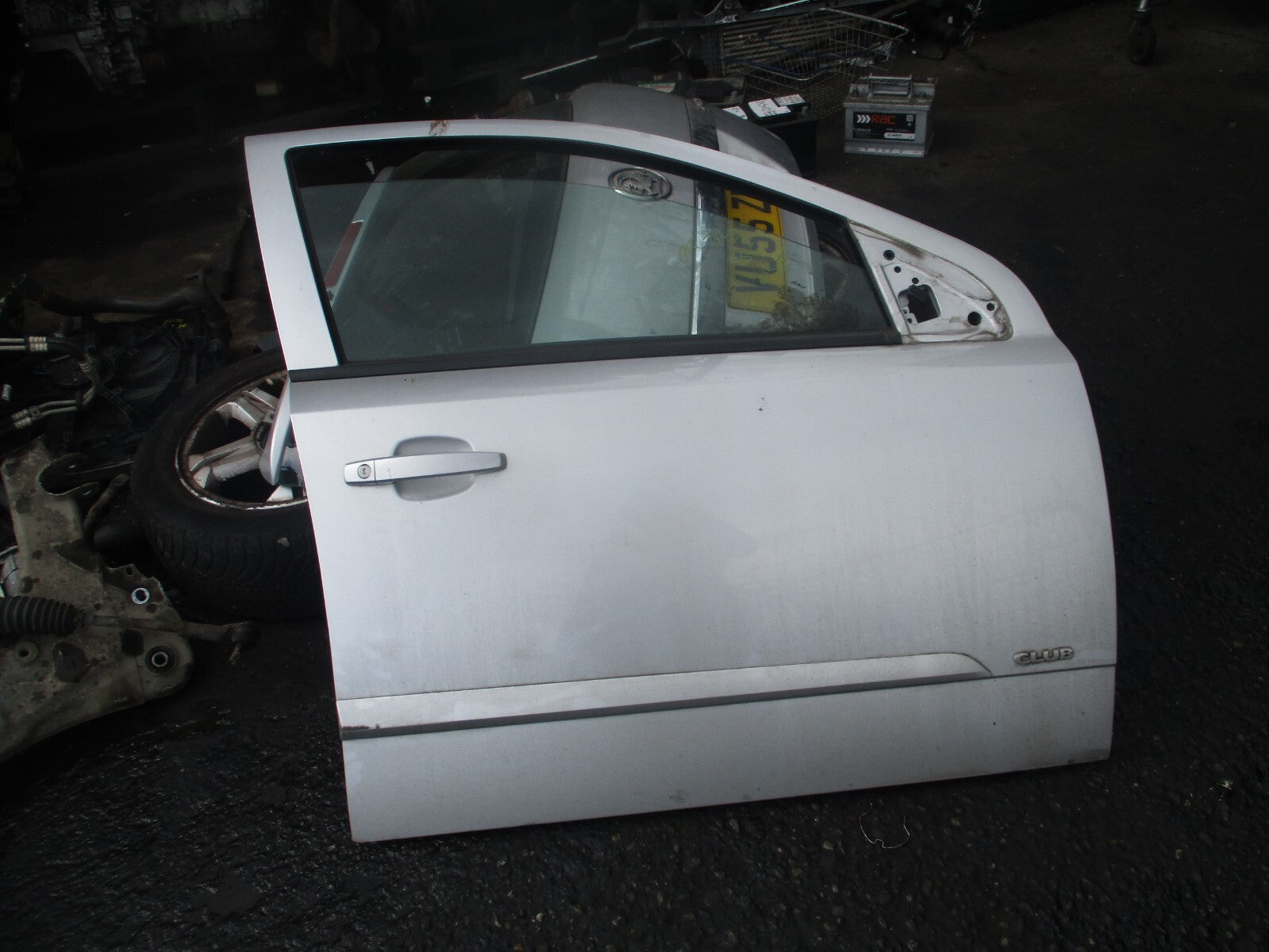 2005 VAUXHALL ASTRA H OSF DRIVER SIDE FRONT COMPLETE DOOR SILVER Z157