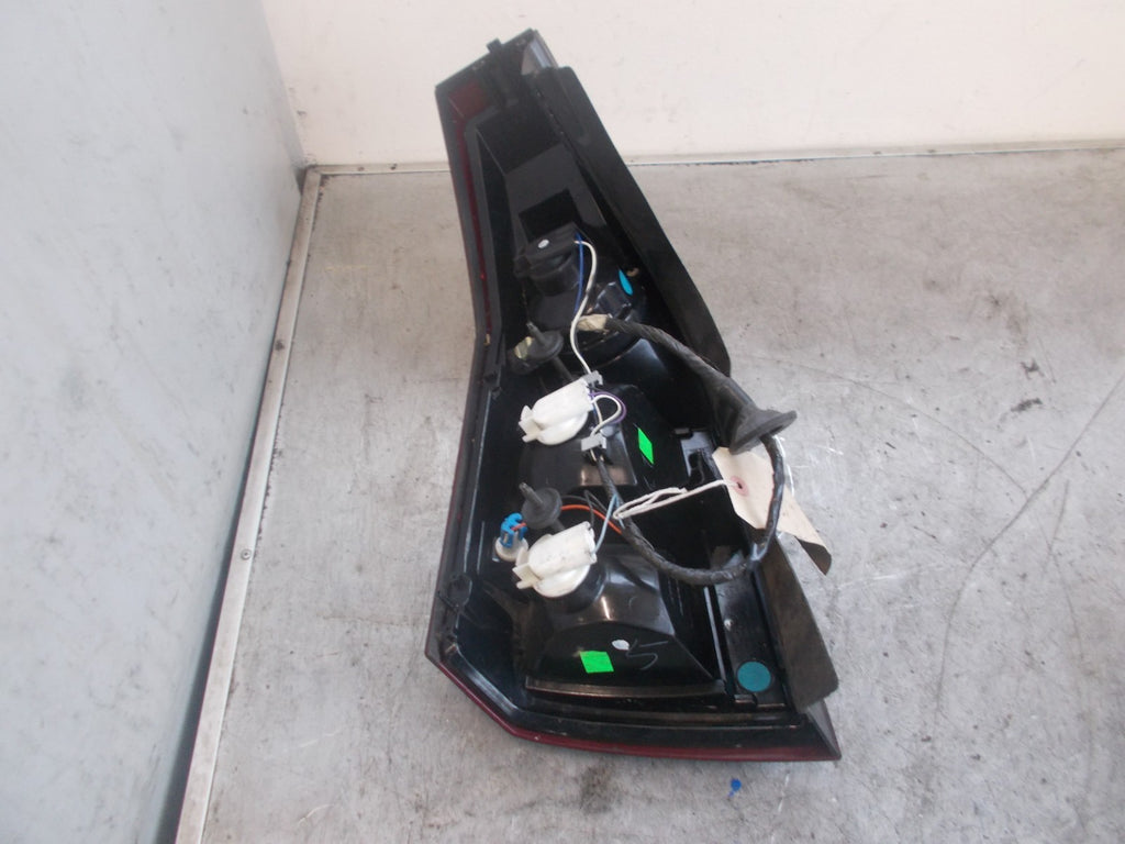 CADILLAC CADDY CTS SALOON 2003-2007 OSR DRIVER SIDE REAR LIGHT 10010606020B