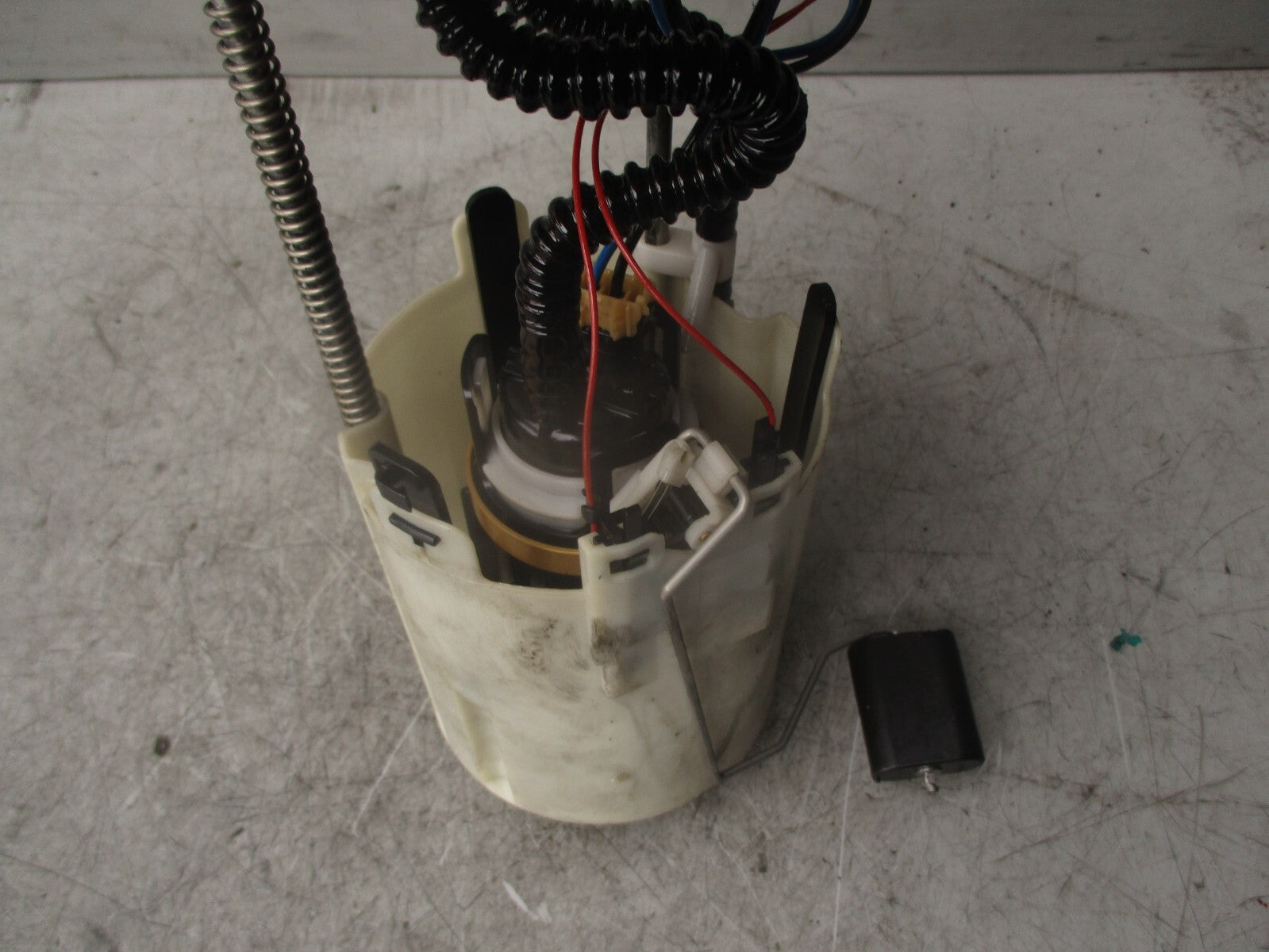 2014 MERCEDES SPRINTER W906 2.1 DIESEL FUEL SENDING UNIT A9069900057