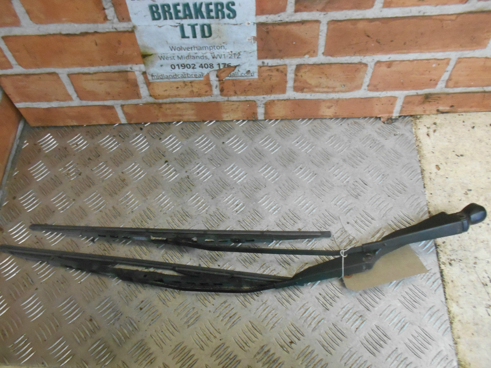 NISSAN KUBISTAR 2003 OSF NSF DRIVER PASSENGER SIDE FRONT WIPER ARMS