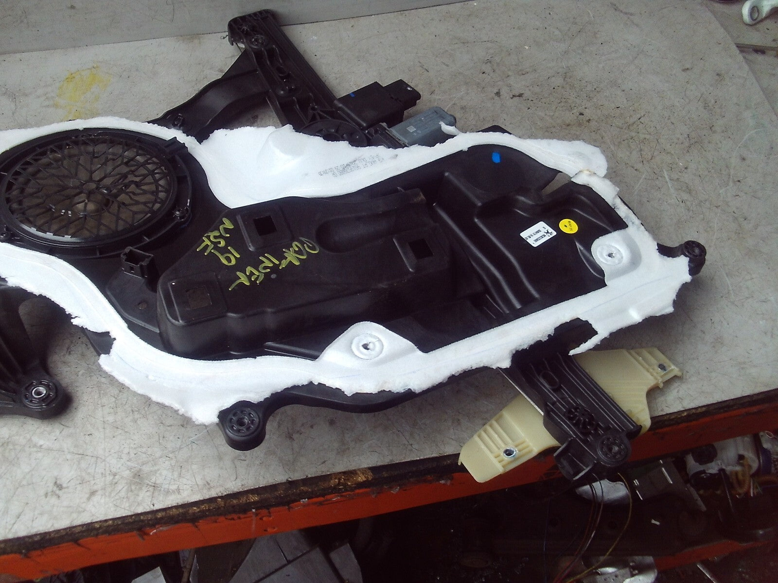 2019 PEUGEOT PARTNER NSF PASSENGE SIDE WINDOW MOTOR & REGULATOR 156144202
