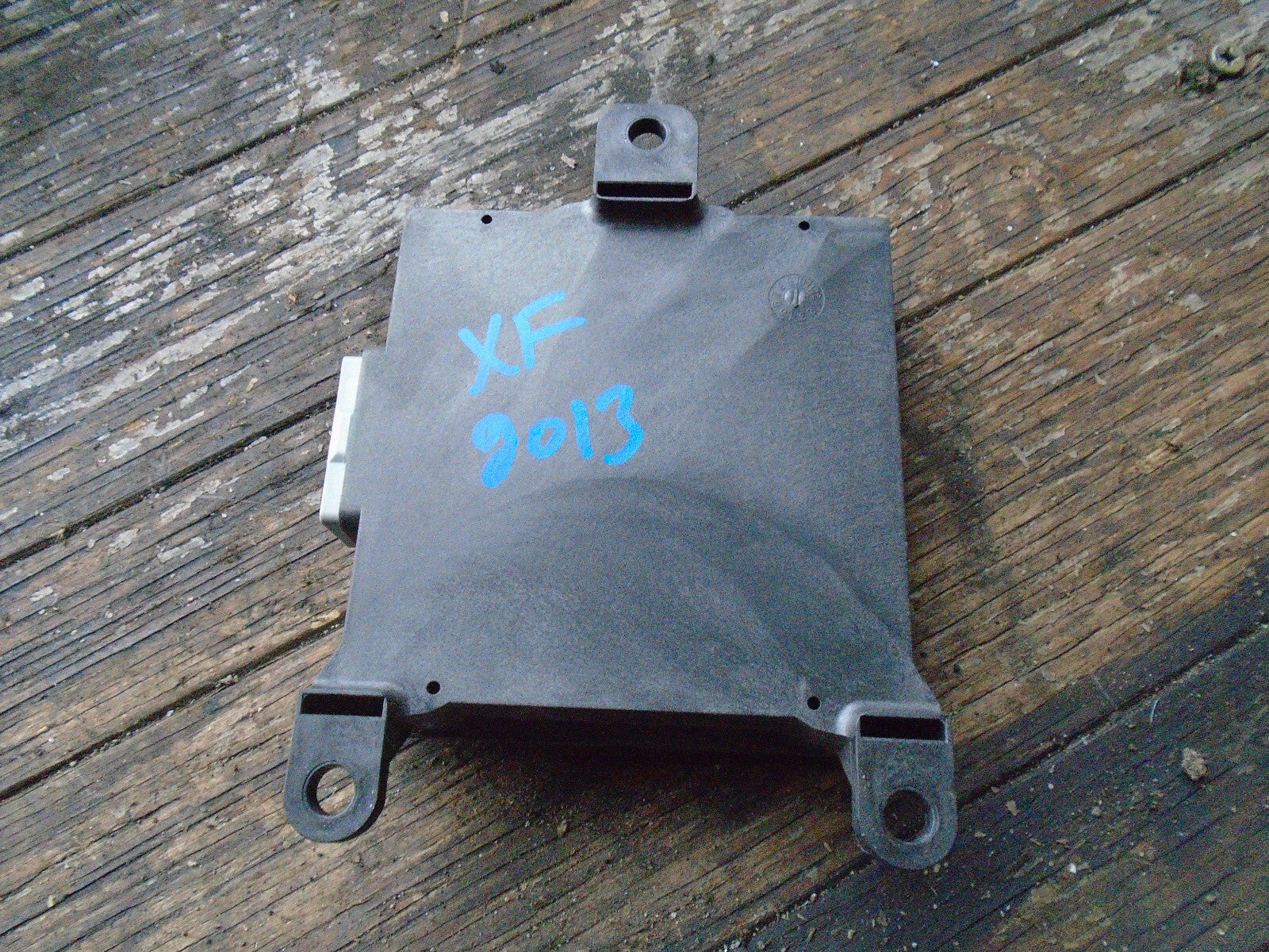 JAGUAR XF FACELIFT 2013 BATTERY CONTROL CONVERTER CX2314A375AE