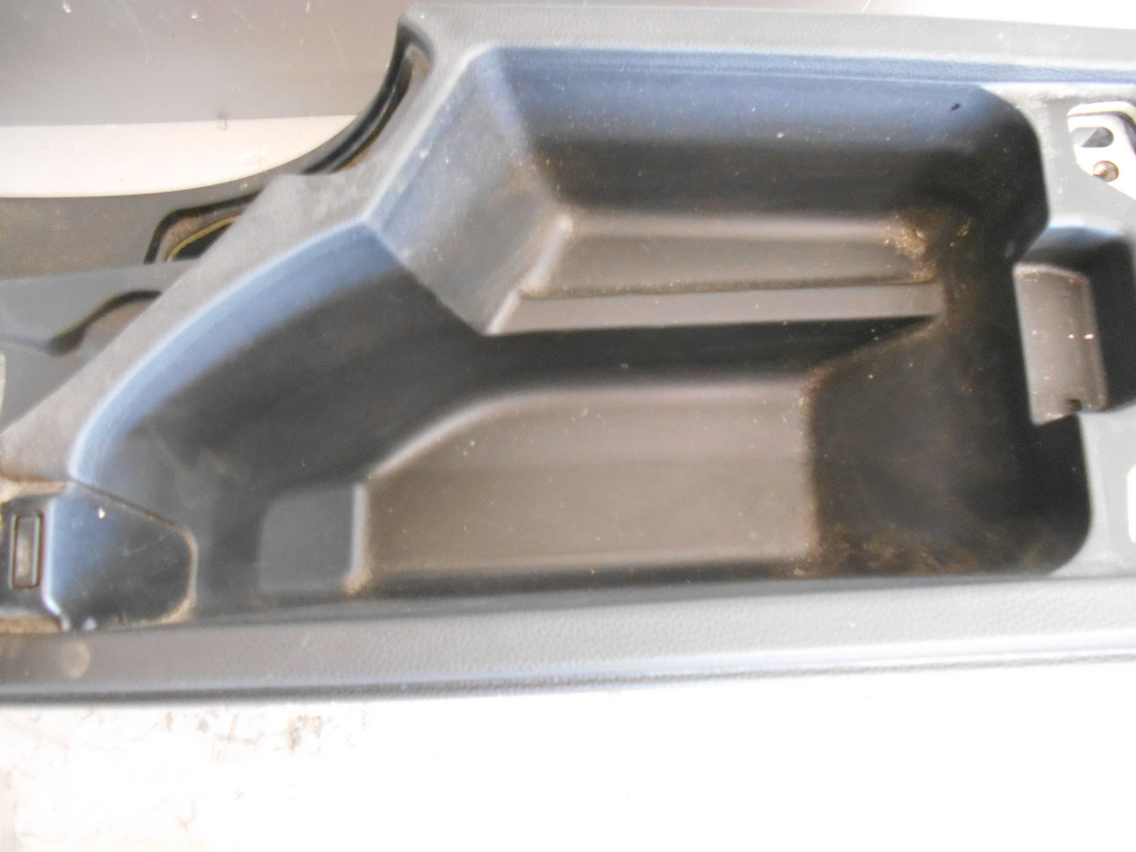 BMW 520D E61 2005 CENTRE CONSOLE BLACK 727584