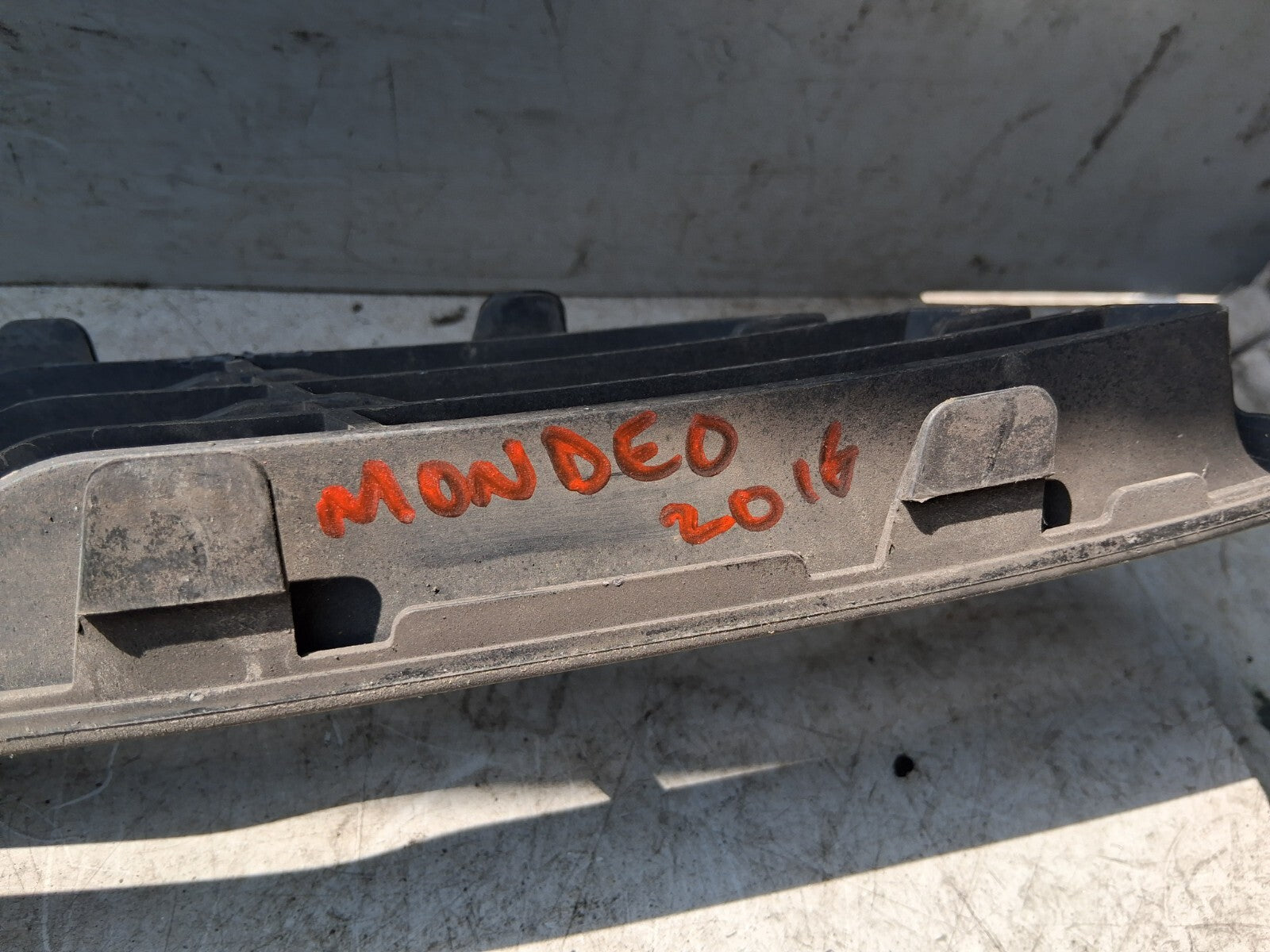 FORD MONDEO MK5 2016 FRONT BUMPER LOWER GRILLE TRIM 1BB17K945AA