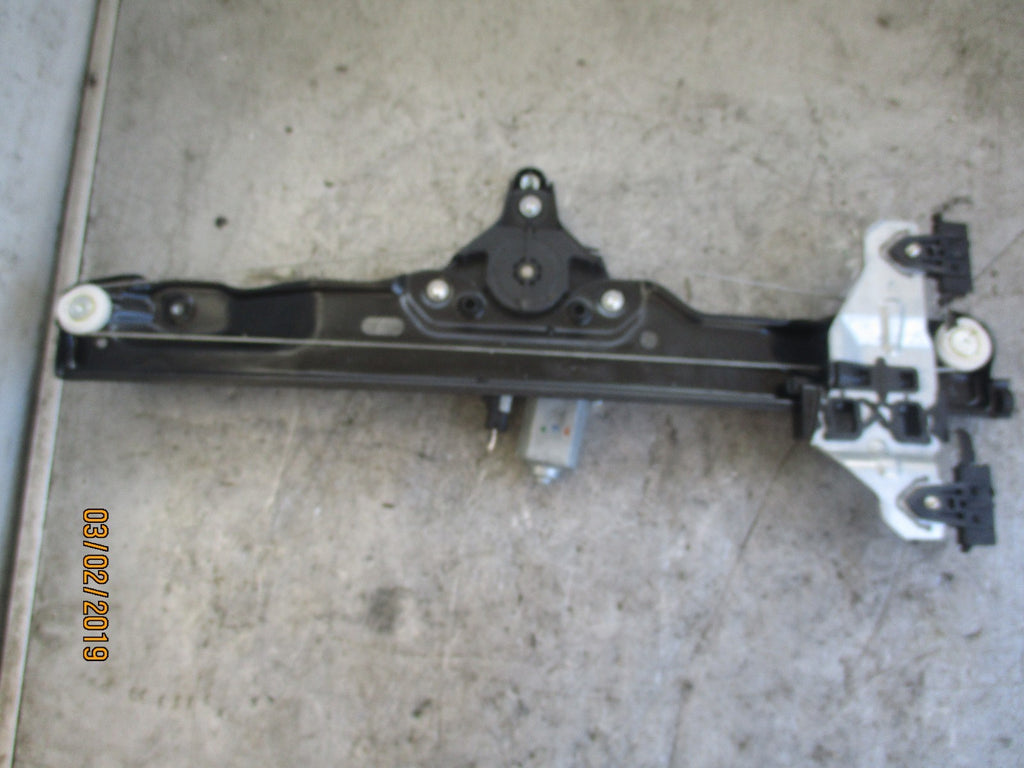 RENAULT KADJAR 2016 NSF PASSENGER SIDE FRONT REGULATOR 807215503R