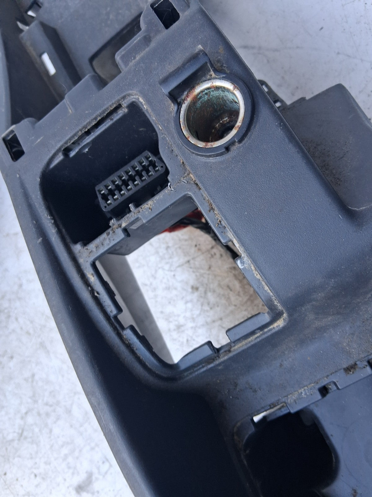 2020 RENAULT KANGOO MK2 CENTER CONSOLE SURROUND TRIM PANEL 8200457030
