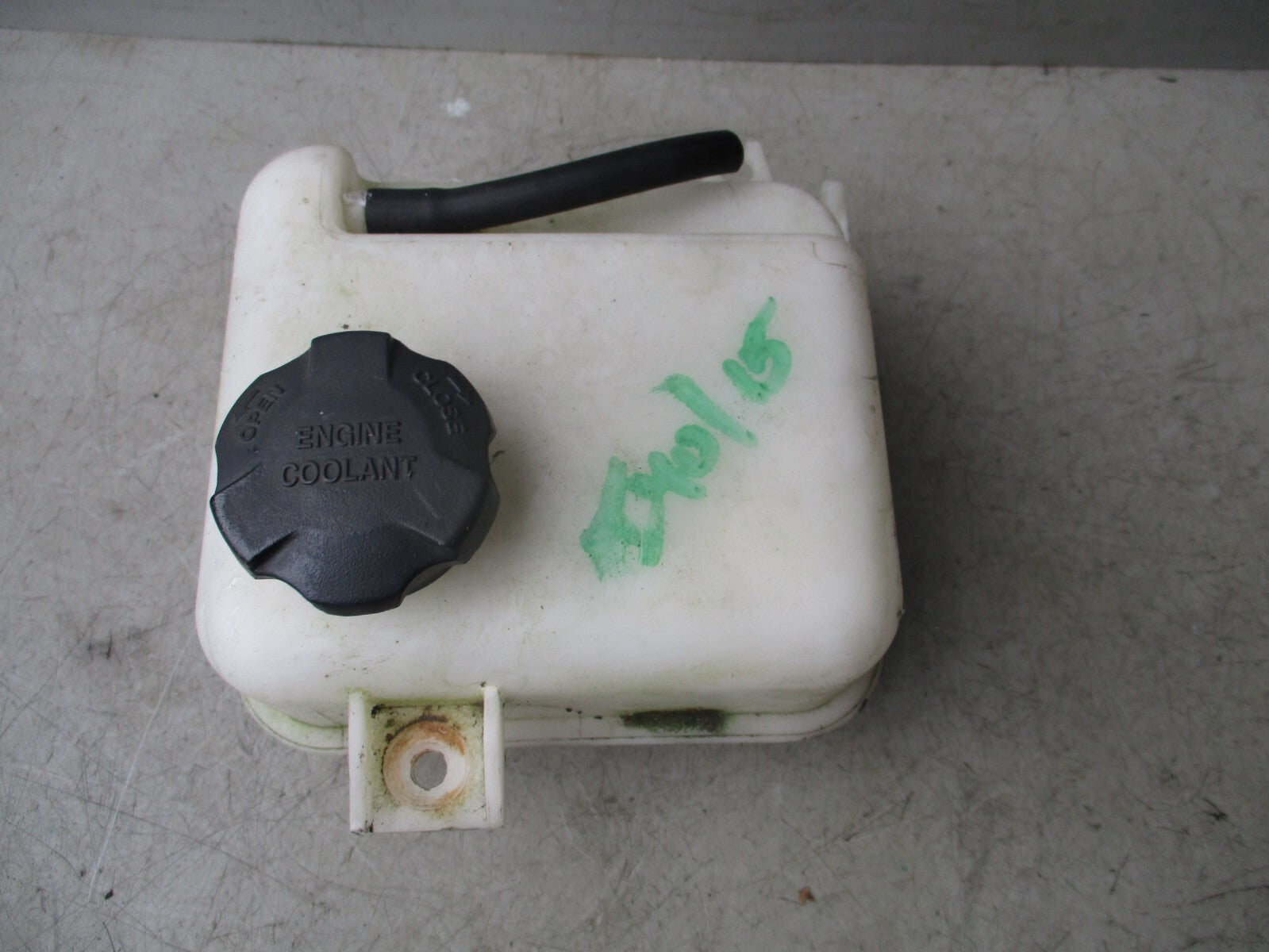 HYUNDAI I40 2014 COOLANT WATER EXPANSION OVERFLOW TANK