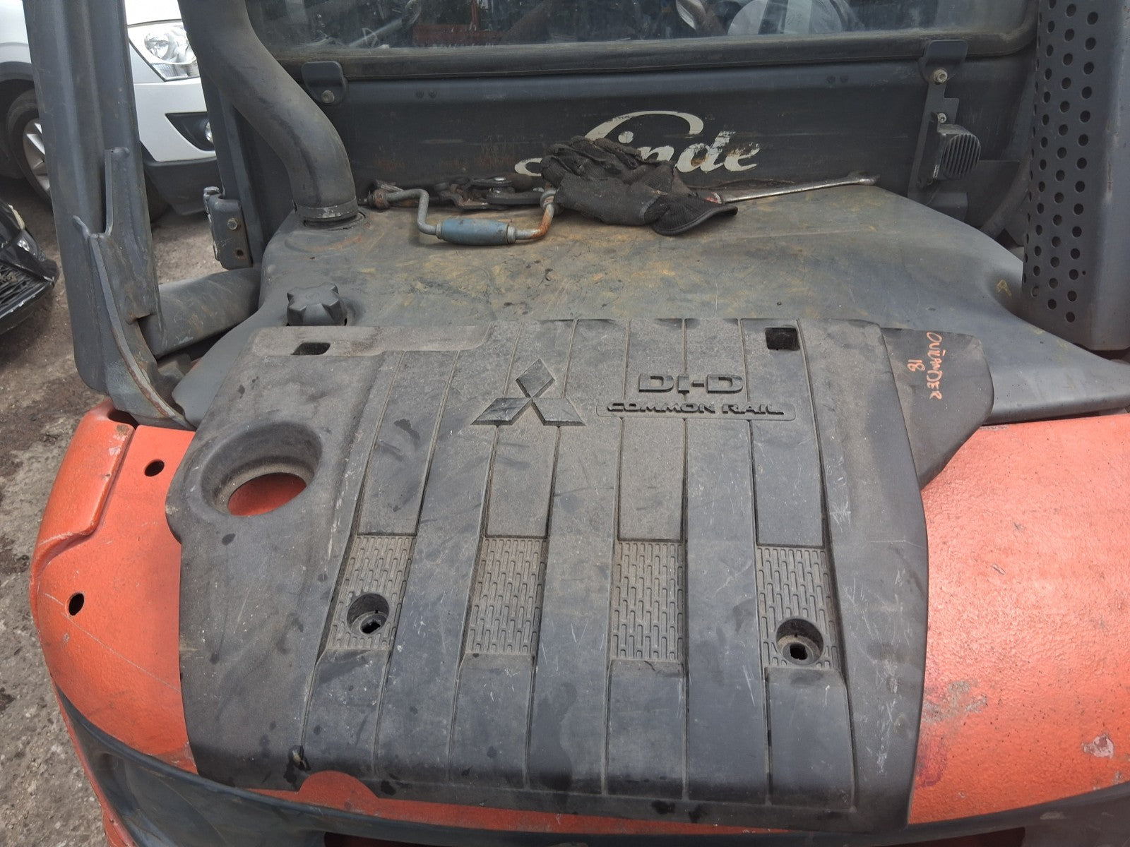 2018 MITSUBISHI OUTLANDER MK3 TOP ENGINE COVER BLACK