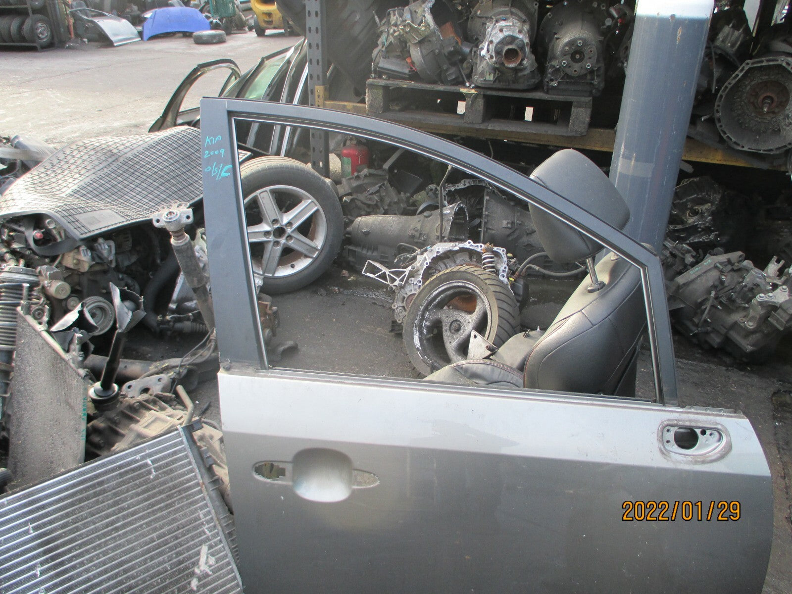 KIA CARENS MK2 2009 OSF DRIVER SIDE FRONT BARE DOOR SILVER