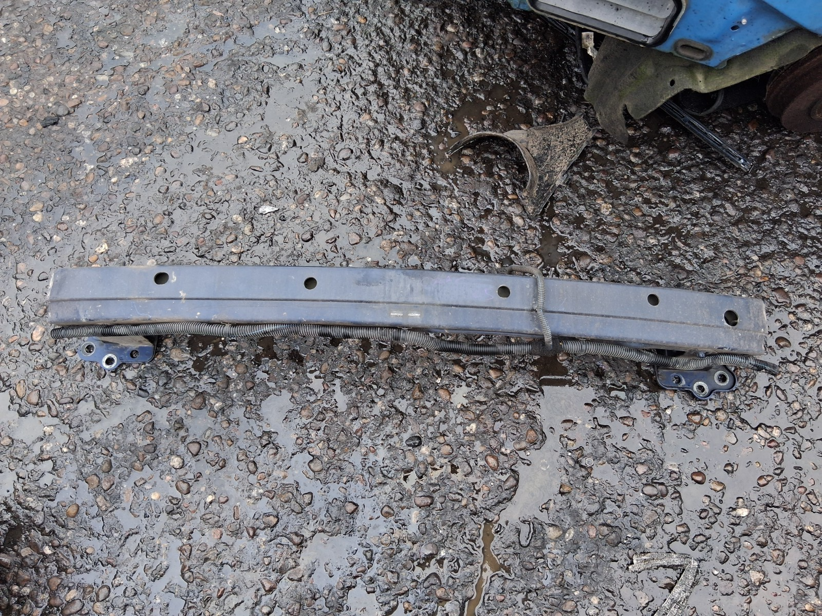 2005 VAUXHALL CORSA C FRONT BUMPER CRASH BAR REINFORCEMENT BAR