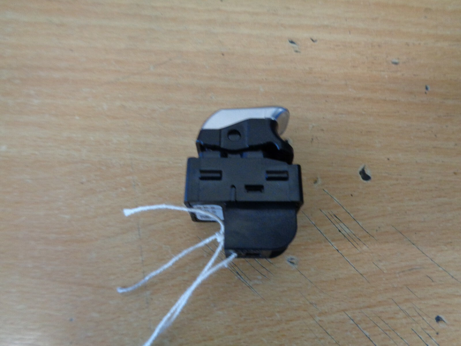 AUDI A3 2017 SINGLE WINDOW CONTROL SWITCH BUTTON SILVER BLACK 8V0959855C