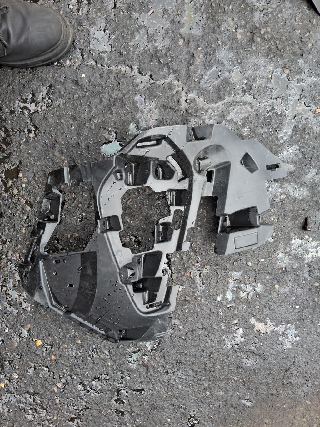 2023 PEUGEOT 5008 MK2 NS PASSENGER SIDE FRONT BUMPER MOUNTING BRACKET 9836769680