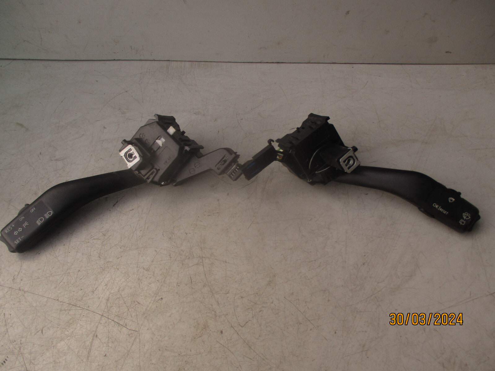 2005 VOLKSWAGEN GOLF MK5 WIPER AND INDICATOR STALKS 1K0953519A 1K0953513A