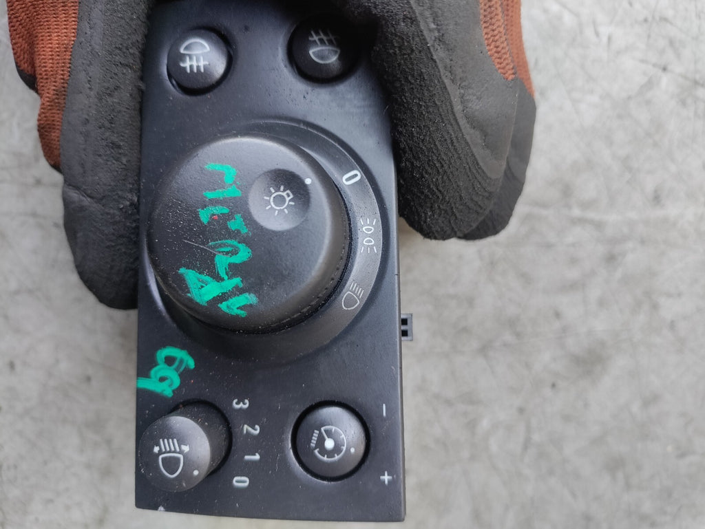 2009 VAUXHALL MERIVA A HEADLIGHT CONTROL SWITCH 33394765