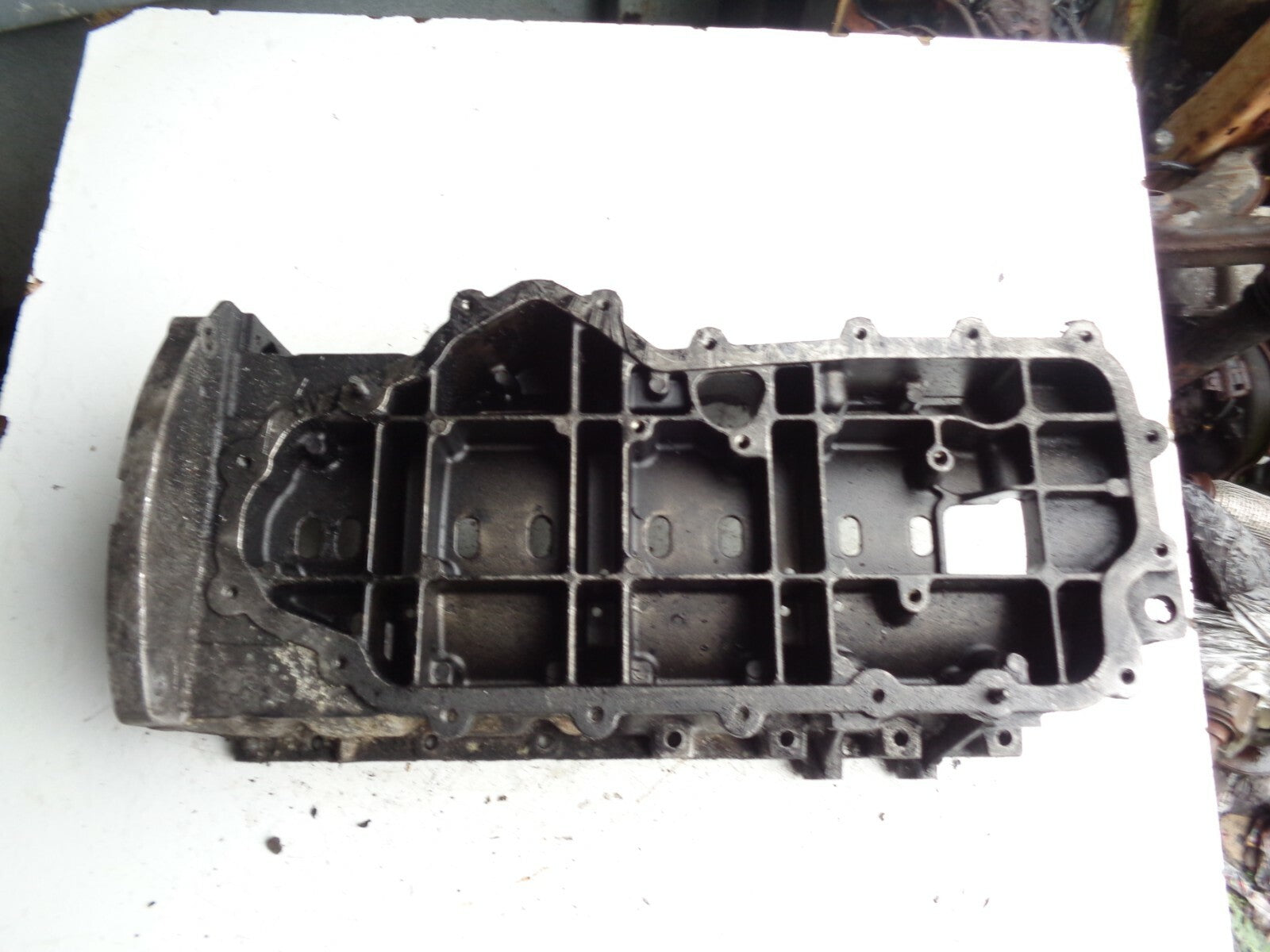 FORD FOCUS MK2 1.8 2007 UPPER OIL PAN SUMP ENGINE PART COVER 6G9Q-6U003-AA