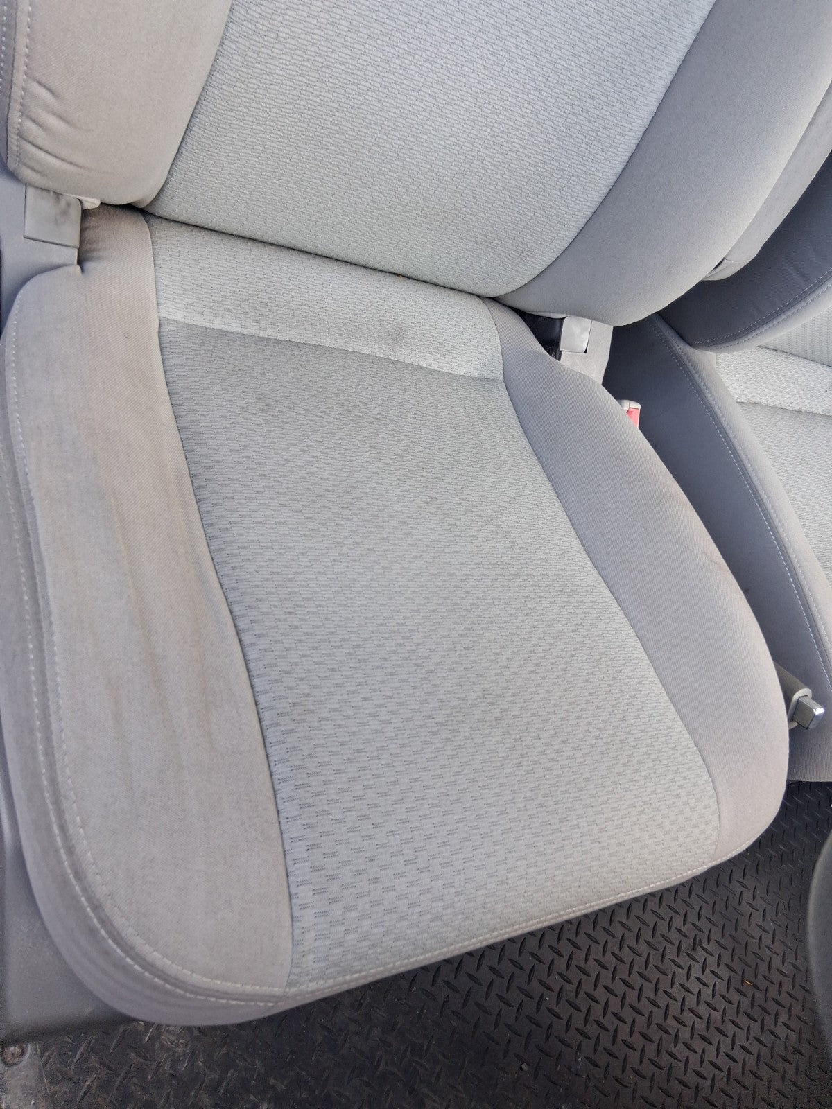 2020 SAIC LDV V80 OSF DRIVER SIDE FRONT RIGHT FABRIC COMPLETE SEAT