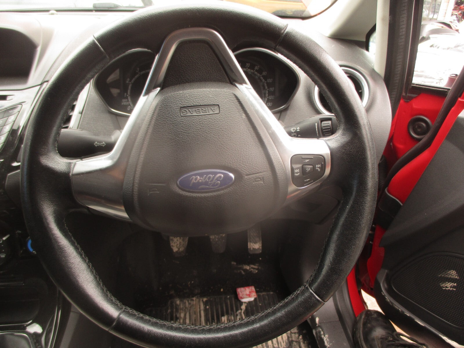 2017 FORD FIESTA MK7 3 SPOKE MULTIFUNCTION STEERING WHEEL