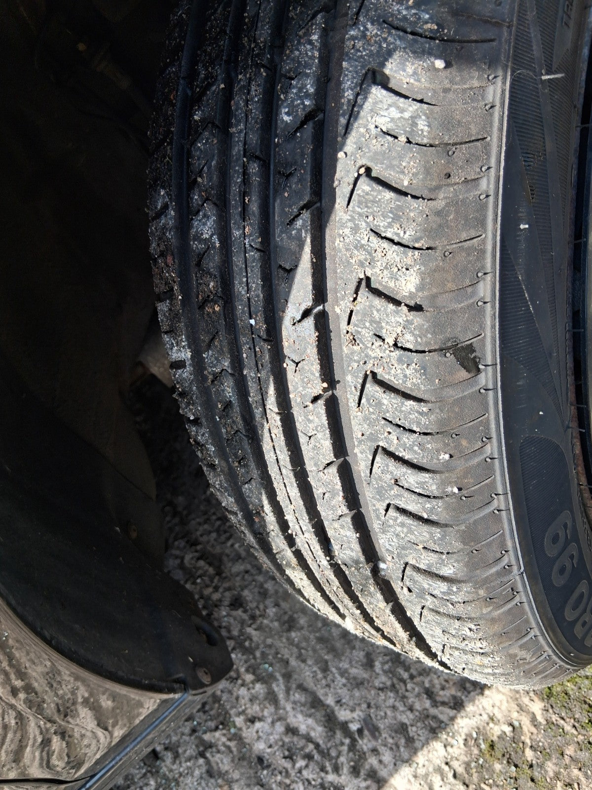 2011 VW VOLKSWAGEN FOX 3 DOOR 14 INCH ALLOY WHEEL WITH TYRE 185/60R14