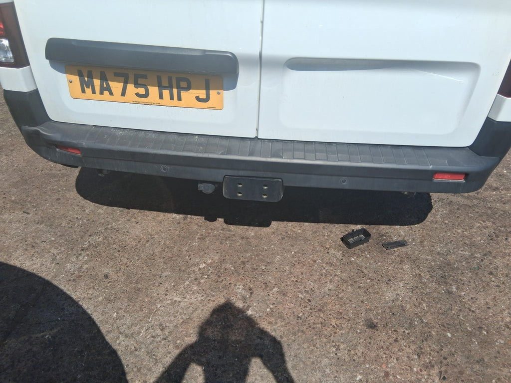 2025 RENAULT TRAFIC X82 MK3 REAR BUMPER BLACK WITHOUT BUMPER CORNERS