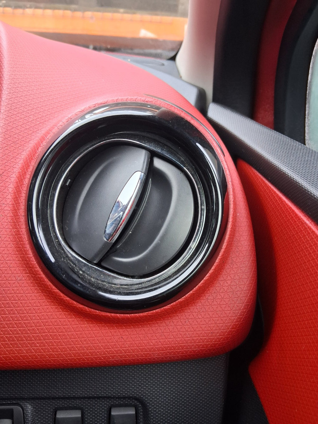 2013 RENAULT CLIO X98 MK4 OSF DRIVER SIDE FRONT RIGHT AIR VENT