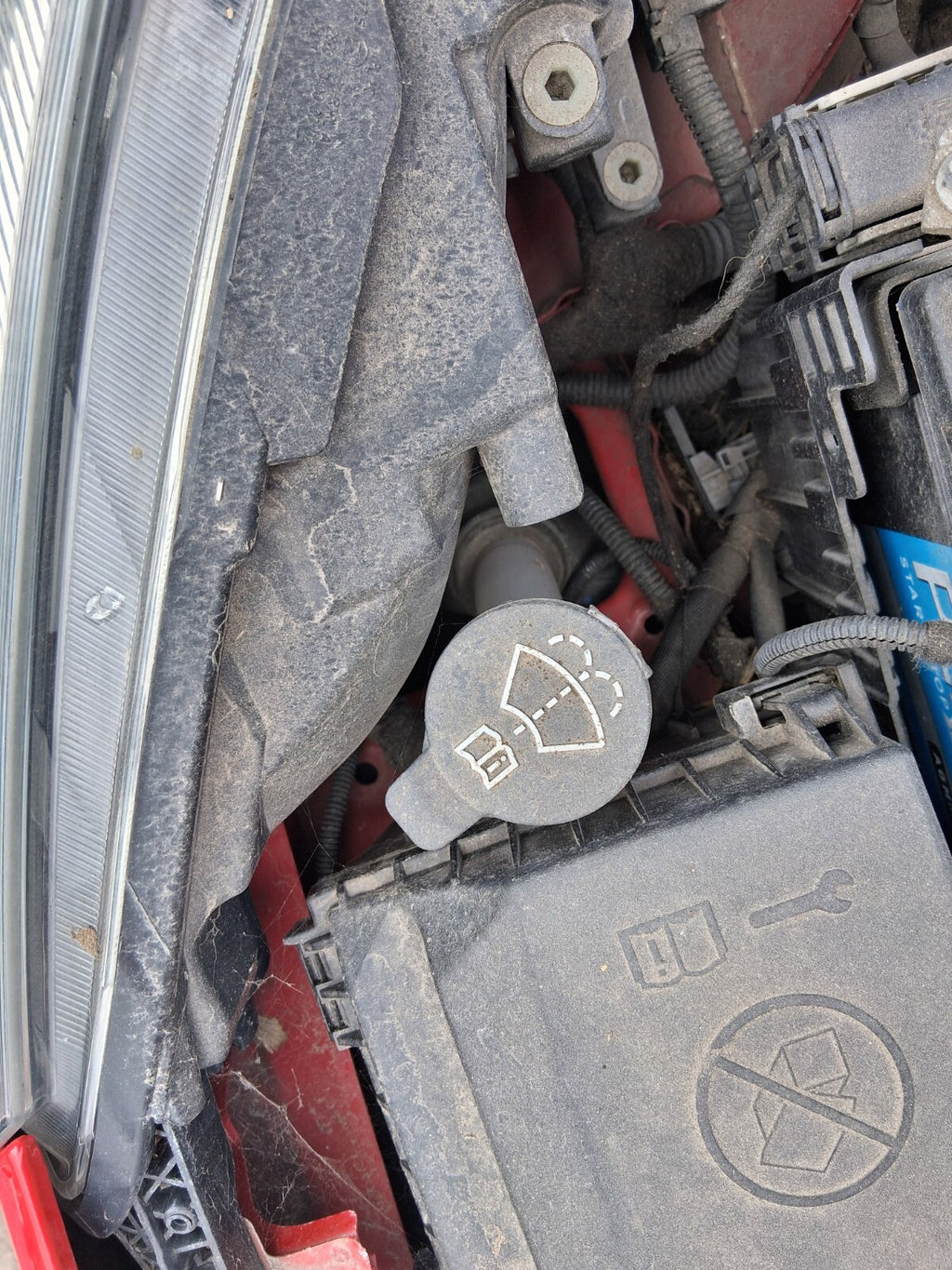 2015 VAUXHALL ASTRA J WINDSCREEN WASHER WATER BOTTLE RESERVOIR