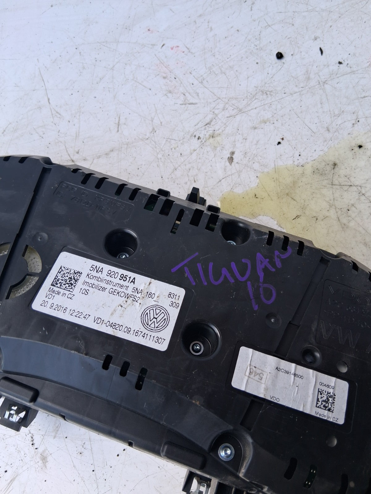 2016 VOLKSWAGEN TIGUAN SPEEDO SPEEDOMETER INSTRUMENT CLUSTER 5NA920951A