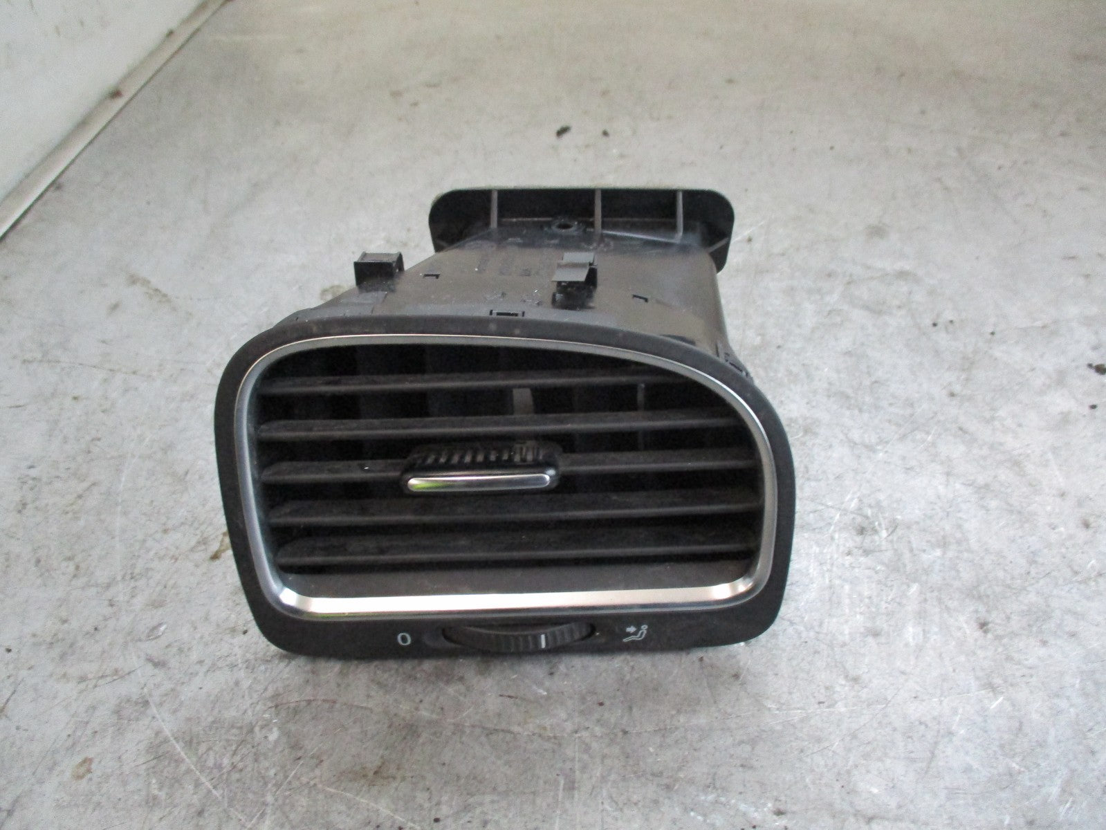 VOLKSWAGEN GOLF 5K MK6 OS DRIVER SIDE HEATER AIR VENT 5K0819710D