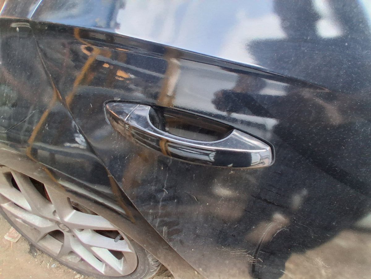 2015 SEAT LEON FR MK3 OSR DRIVER SIDE REAR DOOR HANDLE MIDNIGHT BLACK LY9T