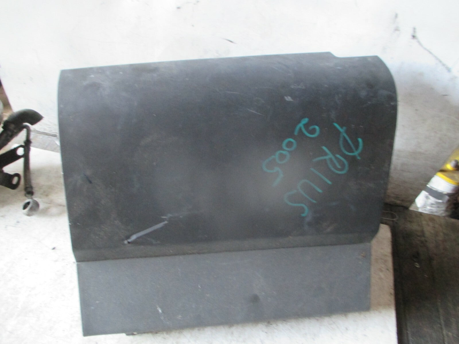 TOYOTA PRIUS 2005 XW20 GLOVE BOX STORAGE COMPARTMENT 5555047030