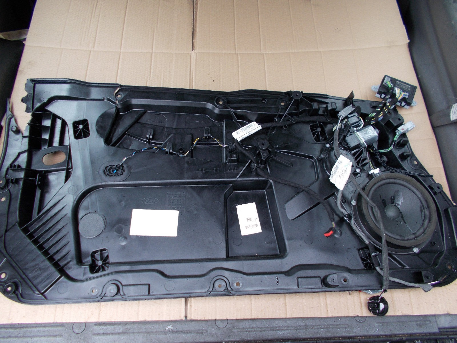FORD FIESTA MK7 7.5 NSF PASSENGER SIDE FRONT WINDOW REGULATOR MOTOR 8A61B23201CN