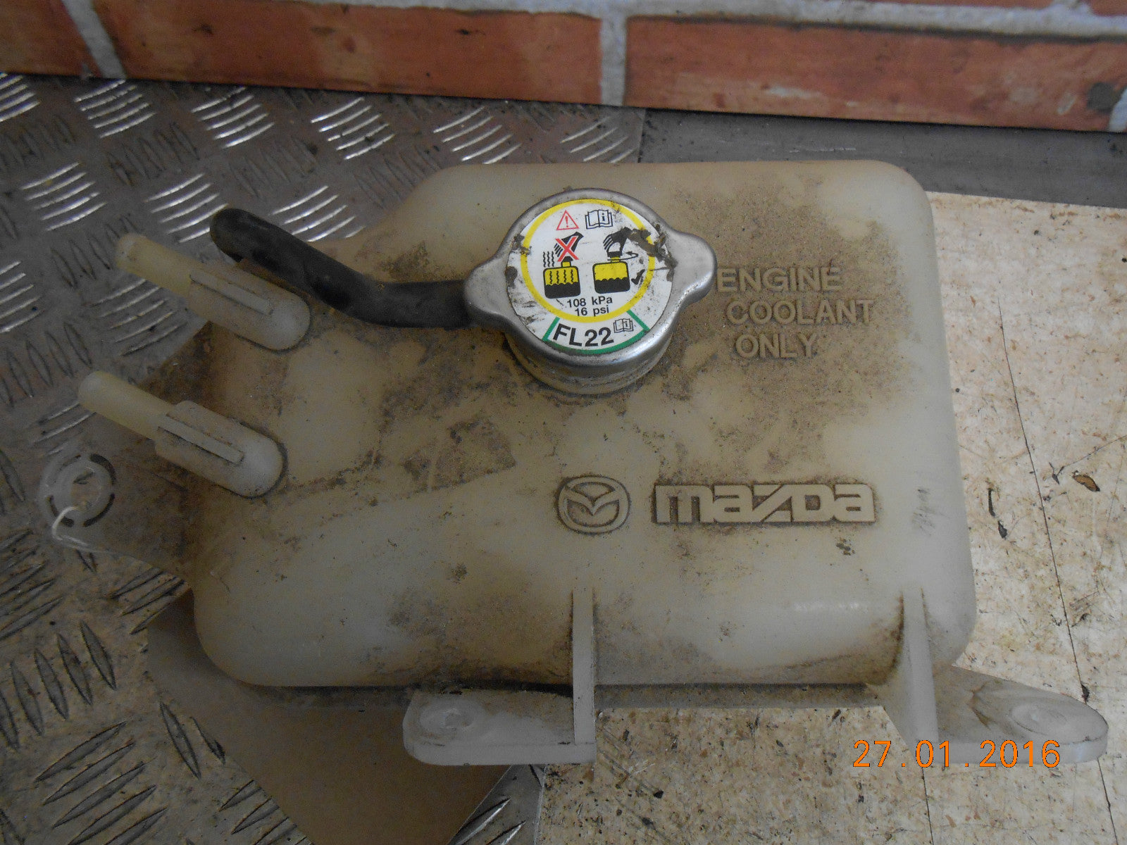 MAZDA MX5 MK3 2.0 2006 OVERFLOW WATER HEADER TANK BOTTLE LFG115350 K1054