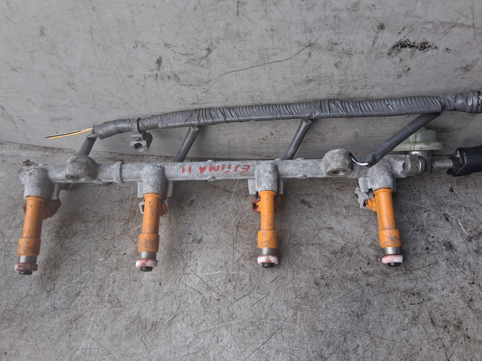 2011 TOYOTA ESTIMA MK3 2.4 PETROL HYBRID FUEL INJECTOR RAIL
