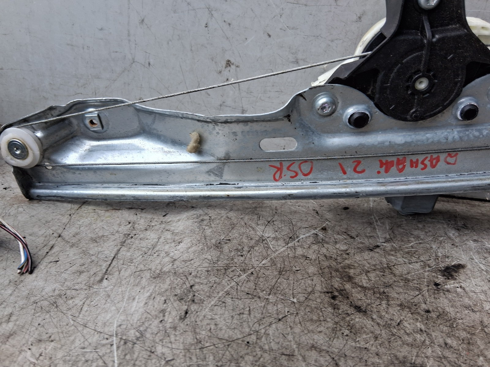 2020 NISSAN QASHQAI J11 MK2 OSR DRIVER SIDE WINDOW MOTOR REGULATOR 80701HV00C